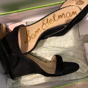 Sam Edelman suede heels about 3 1/2 inches. Only worn twice. Closet clean out!